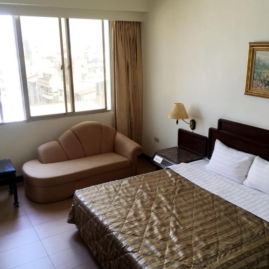 Hotel 文南哥爸妻夫飯店 Tchaj-nan Exteriér fotografie