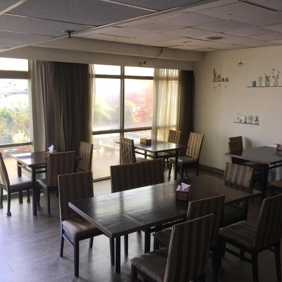Hotel 文南哥爸妻夫飯店 Tchaj-nan Exteriér fotografie